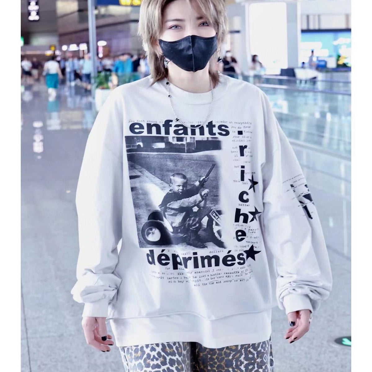 GMABCD Unisex Portrait Graphic Long-Sleeve T-Shirt – Relaxed Cotton Streetwear