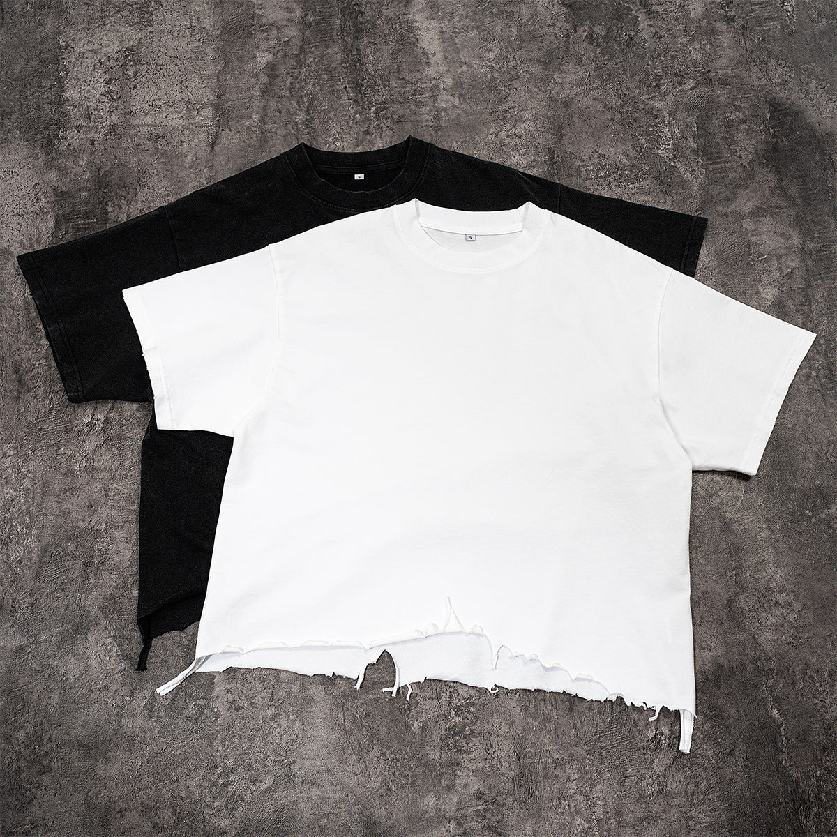 Men's distressed boxy cotton T-shirt detail 3