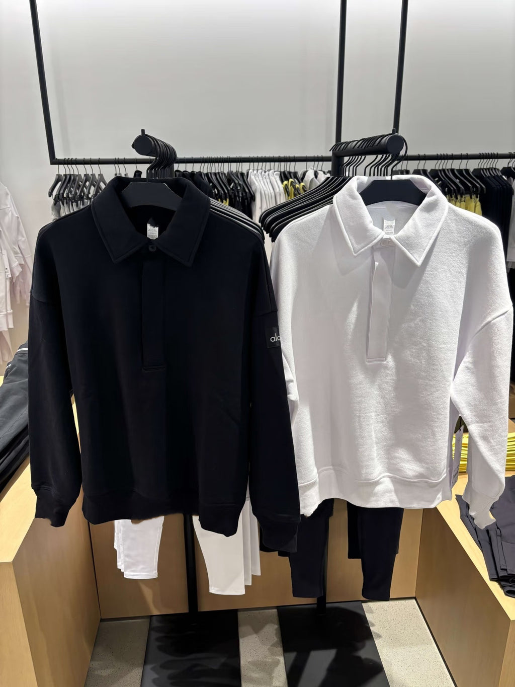 GMABCD polo collar sweatshirts black and white retail display, spring autumn top